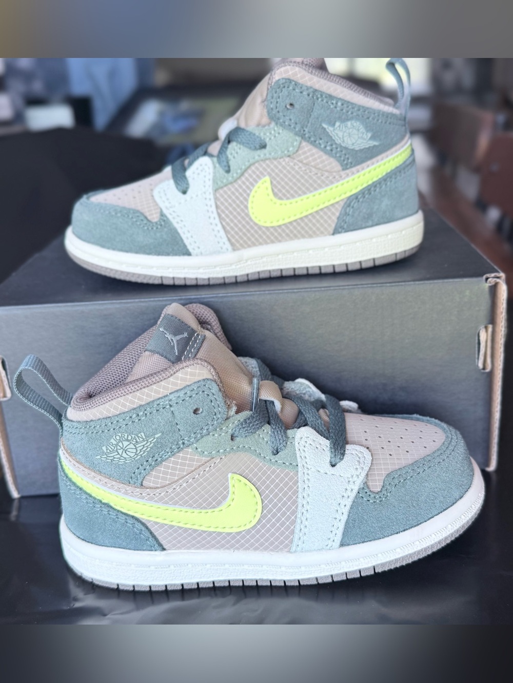 Jordan 1 Med SE Toddler